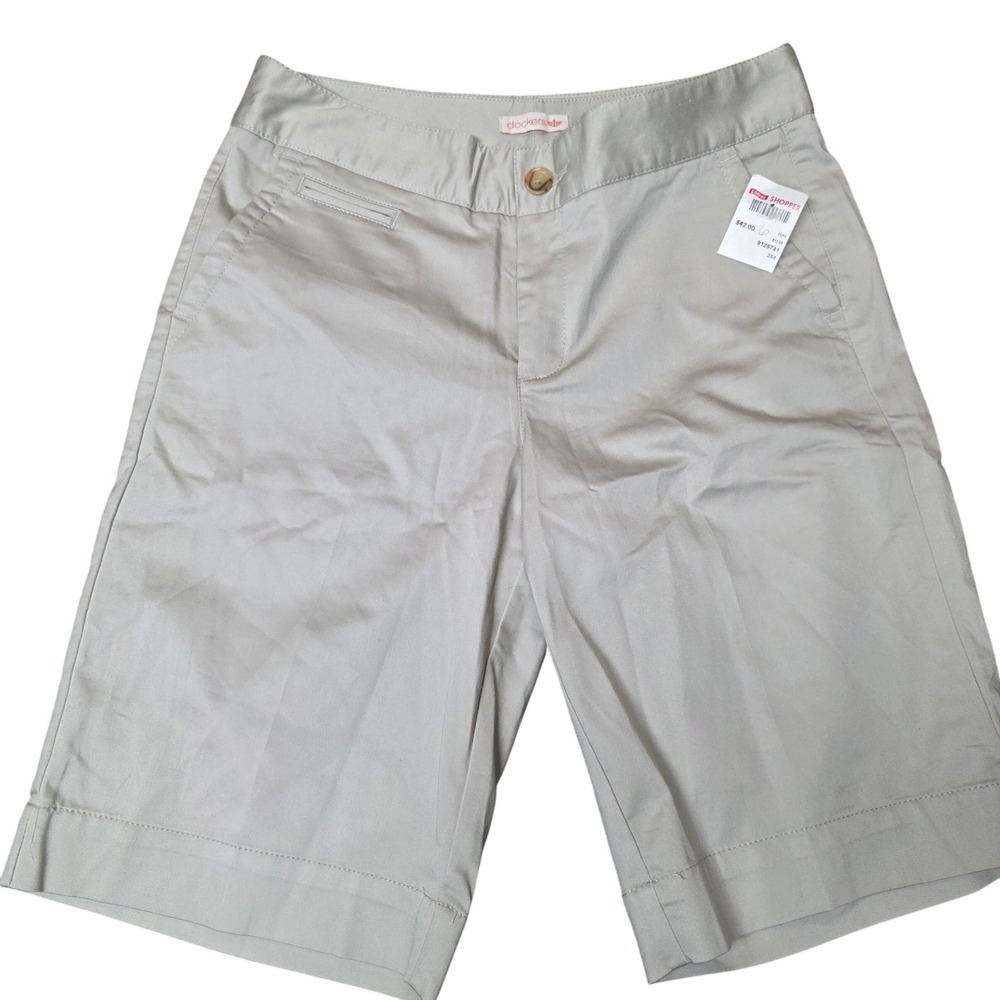 Dockers Chino Shorts Womens Size 6 Stone Khaki Stretch 11" inseam  Bermuda‎ NWT